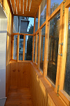 Деревянное остекление и отделка П-образного балкона в доме II-49 - фото 1